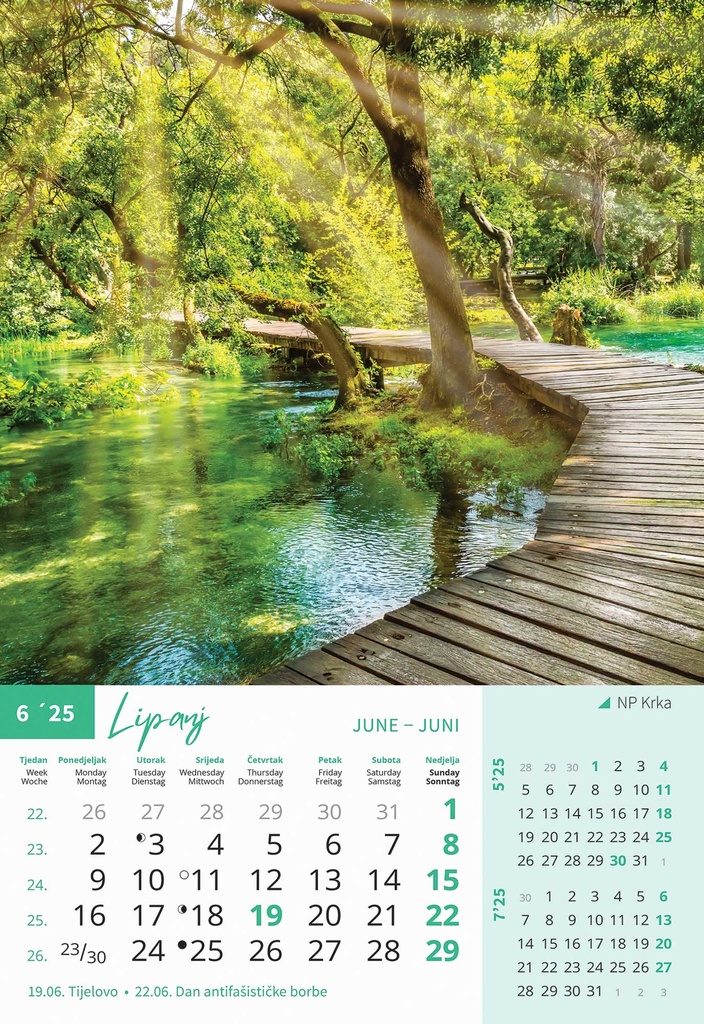 "NACIONALNI PARKOVI HRVATSKE" 13 list., dim: 33x55 cm, PVC vrećica, P/40, color kalendar